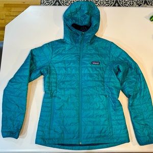 Patagonia Nano Puff Hoody, women's size Medium